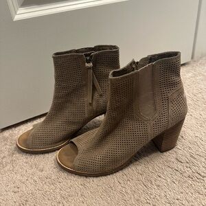 Tom’s Suede Leather Booties
